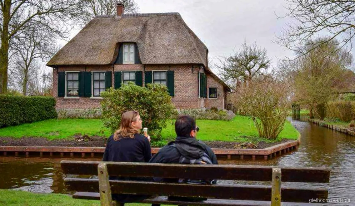 Free time exploring Giethoorn on foot during the Amsterdam day trip