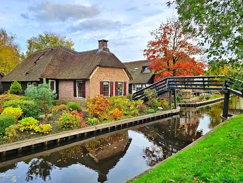 Furgone per il pickup in hotel del tour Giethoorn e Zaanse Schans da Amsterdam